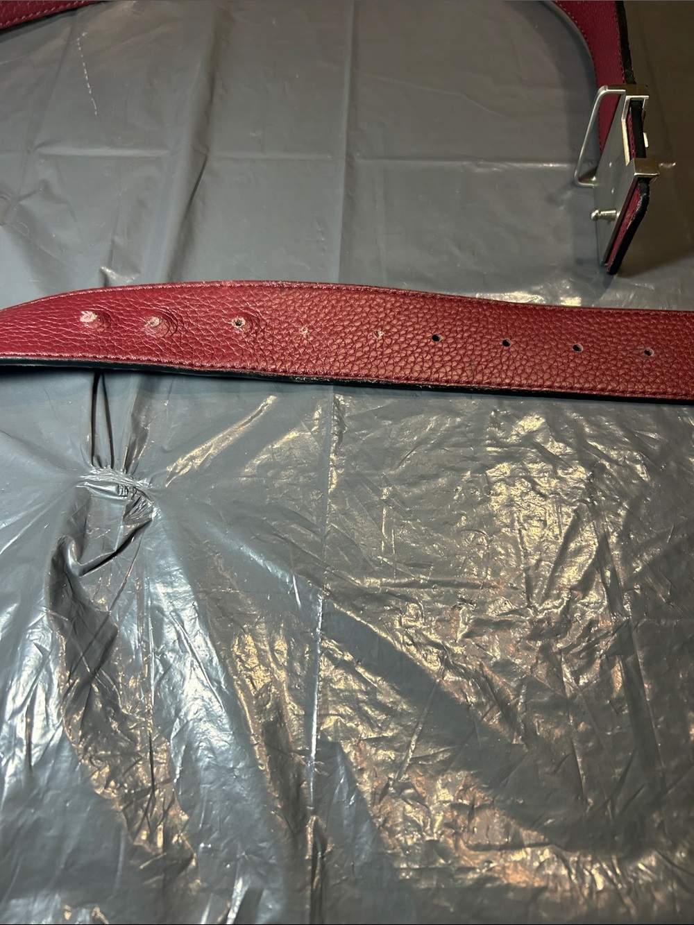 Louis Vuitton Men’s Black w Burgundy interior Leather Belt with LV Buckle |Used - Picture 2 of 5